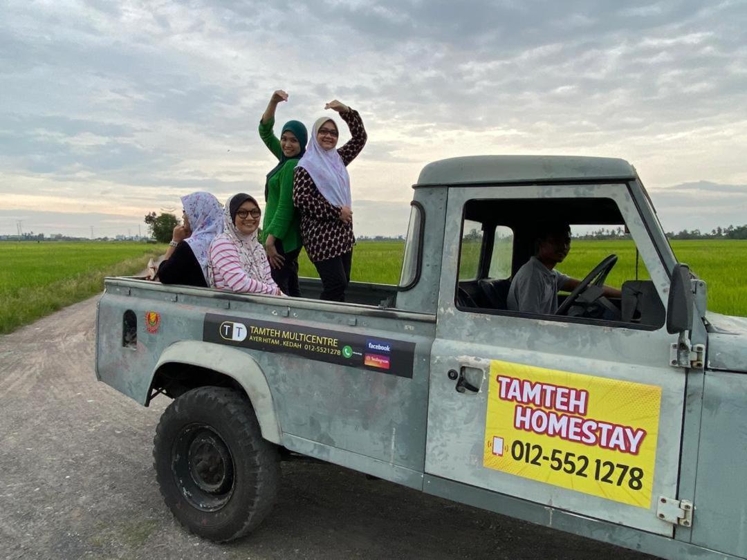 Tamteh Homestay Ayer Hitam Eksteriør bilde